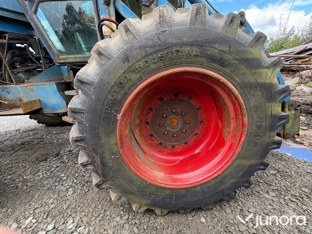Ford Versatile 276