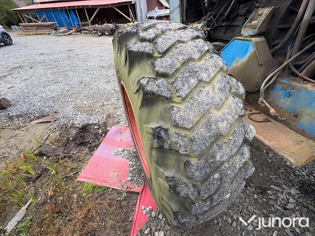 Ford Versatile 276