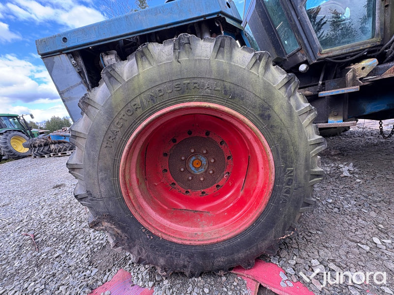 Ford Versatile 276