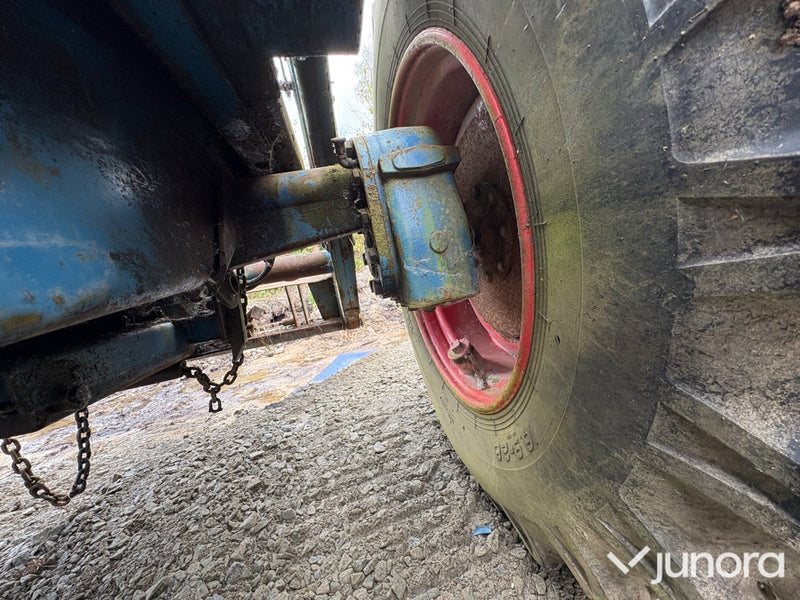 Ford Versatile 276