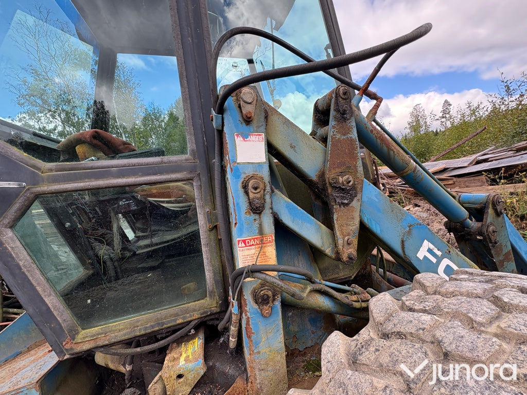 Ford Versatile 276