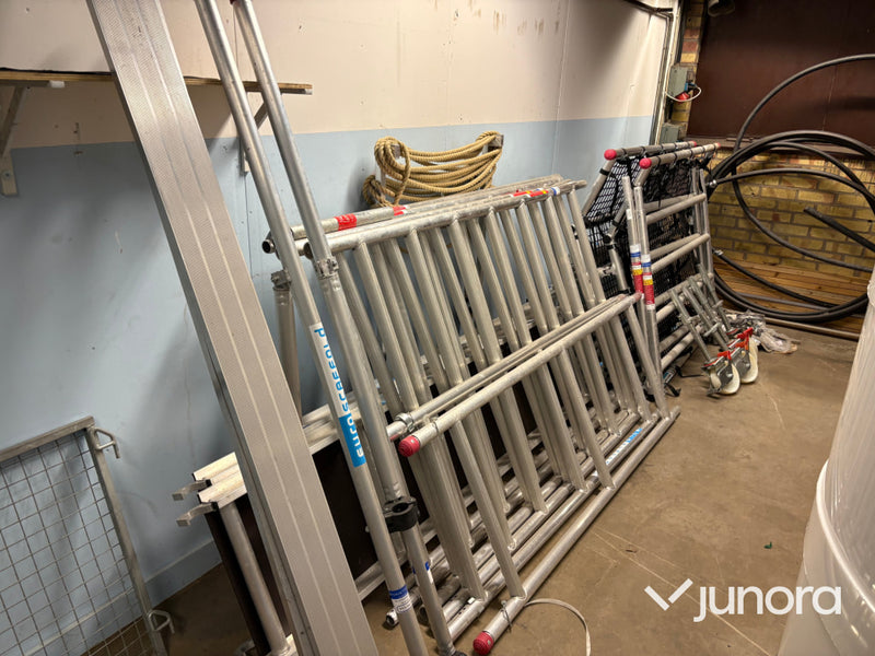 Aluminiumställning med solpanelshiss Euroscaffold