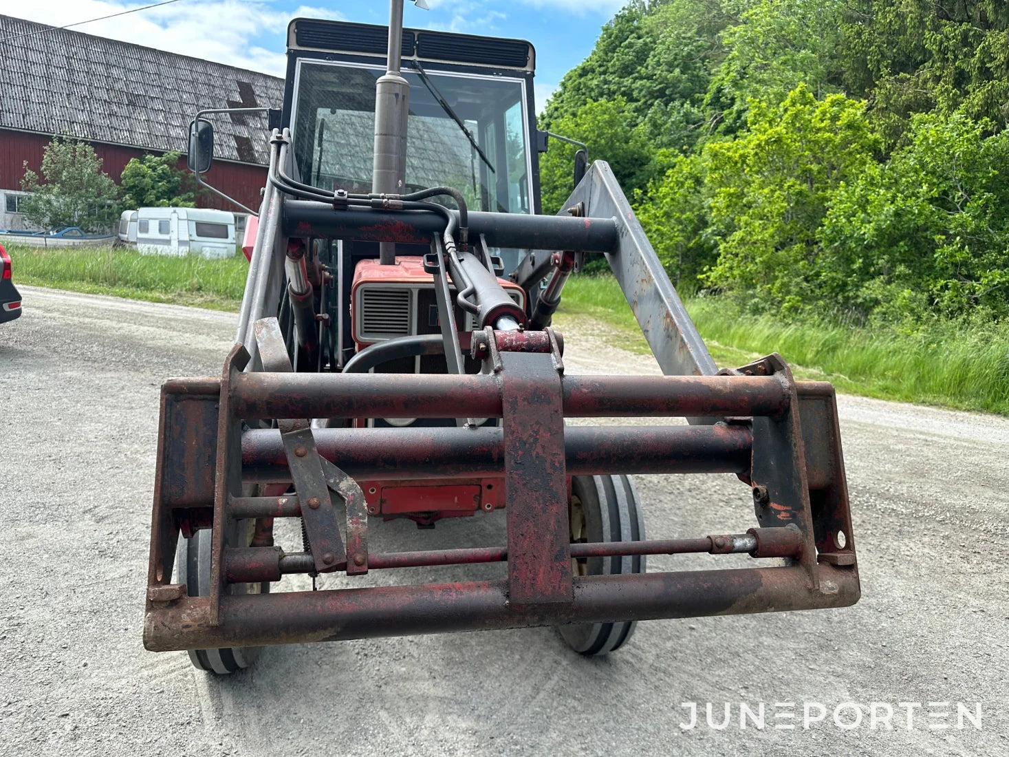 International 484