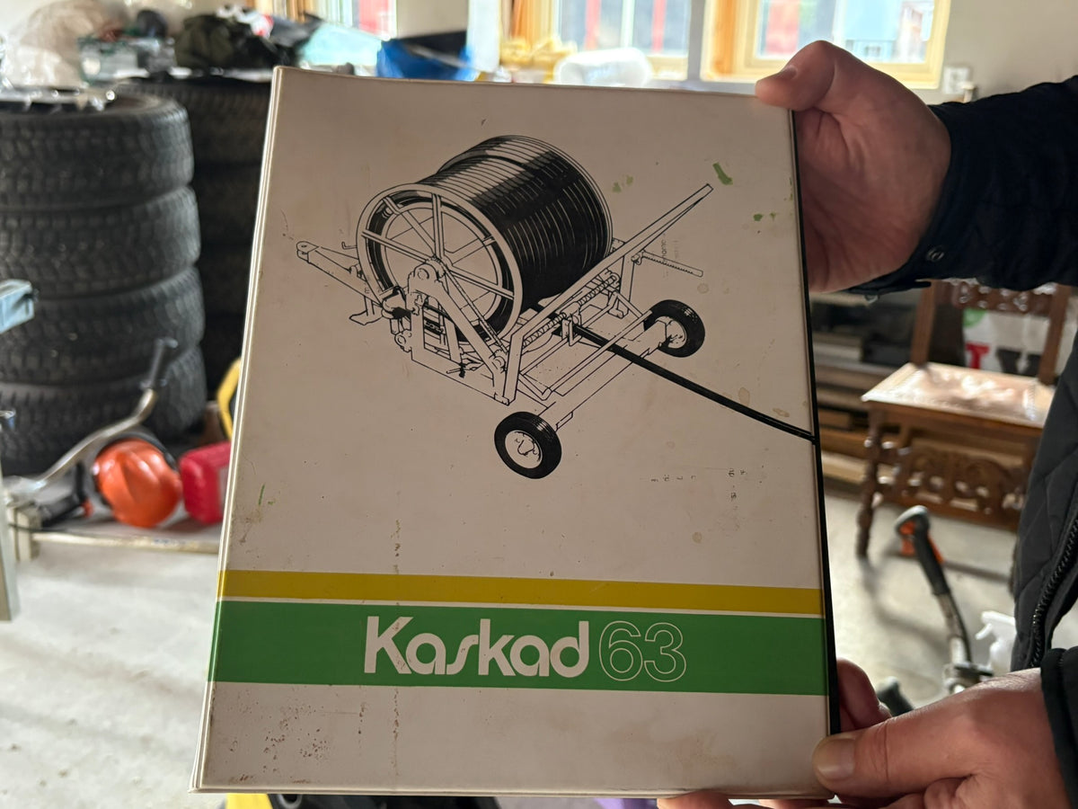 Bevattningsmaskin Kaskad 63 med rör och kraftaxel