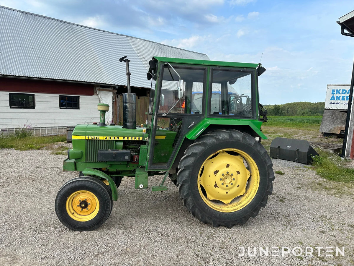 John Deere 1130