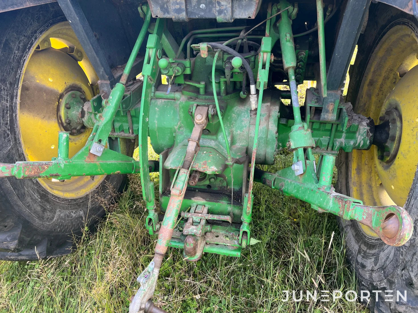 John Deere 2130 med lastare