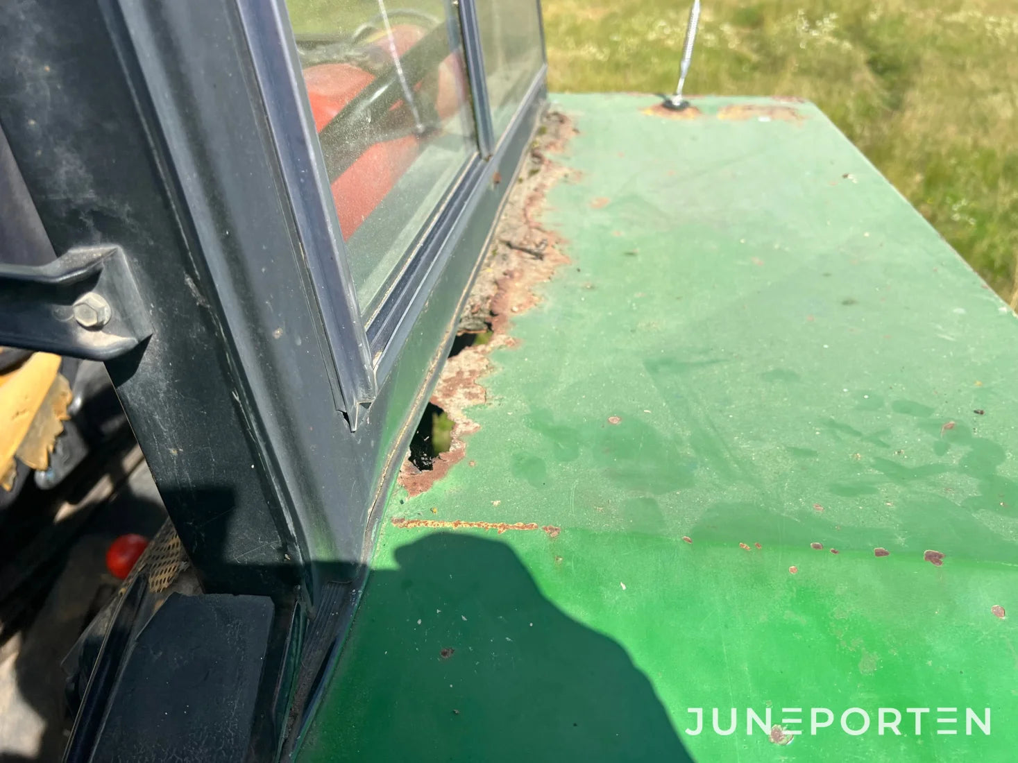 John Deere 2130 med lastare