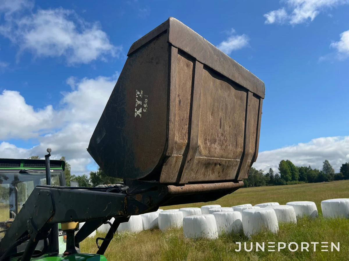 John Deere 2130 med lastare