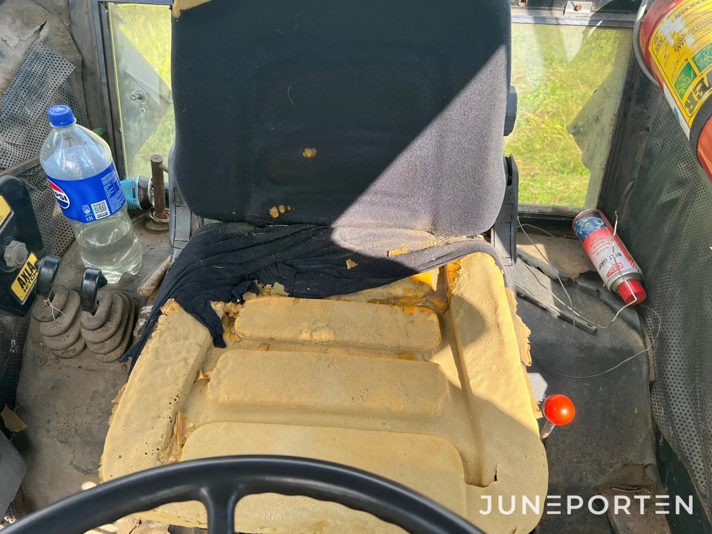 John Deere 2130 med lastare