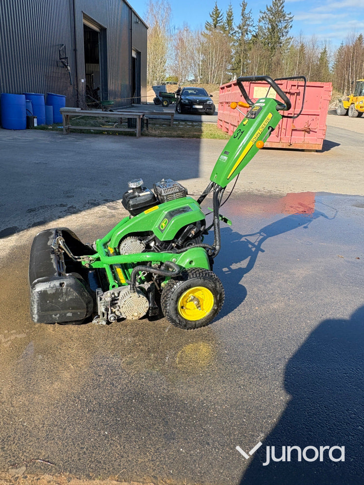John Deere 220E-Cut Hybrid