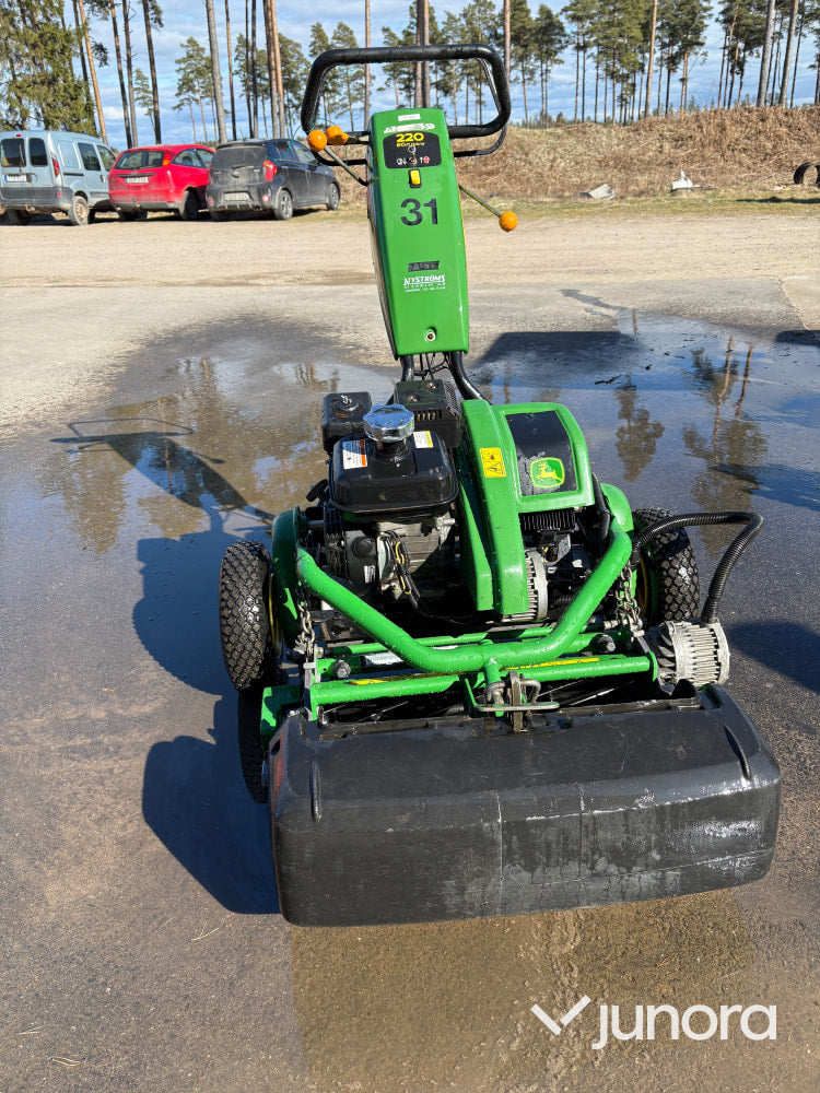 John Deere 220E-Cut Hybrid