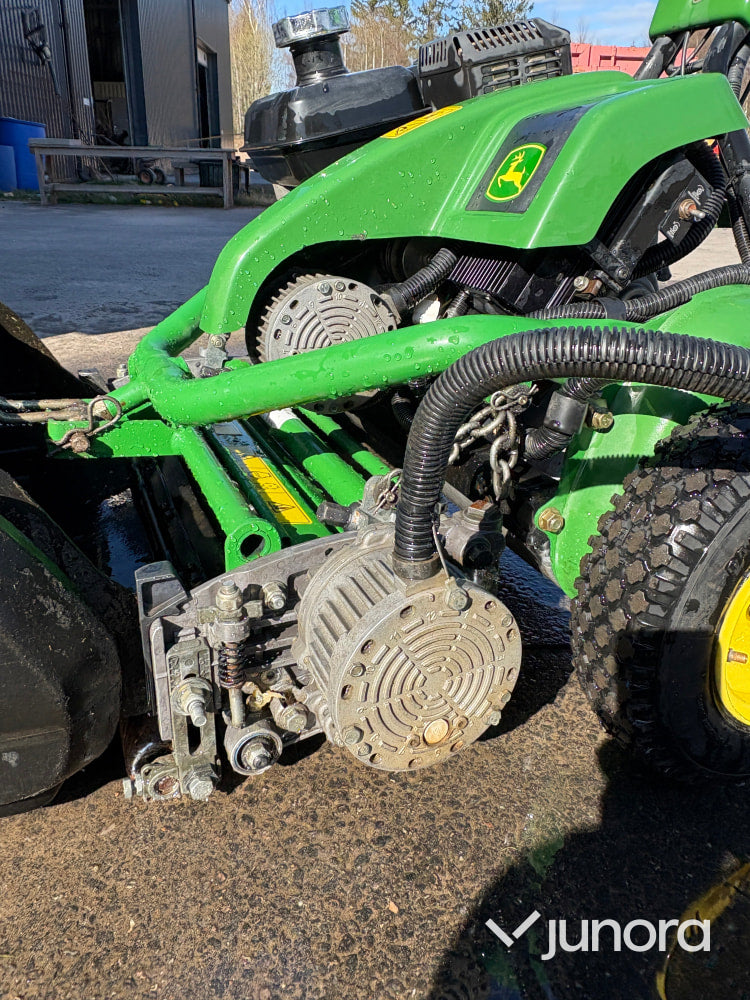 John Deere 220E-Cut Hybrid