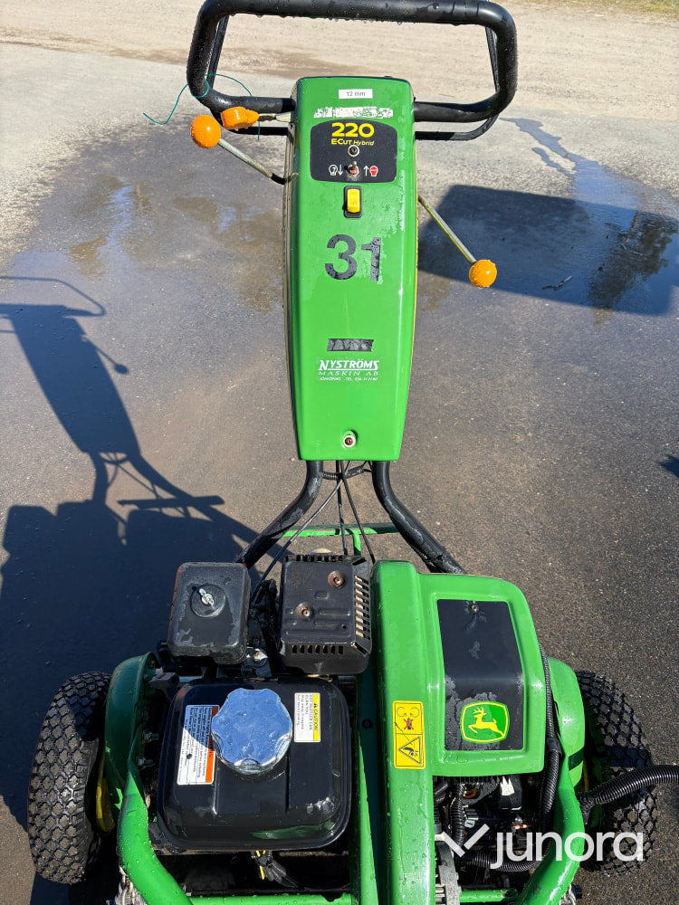 John Deere 220E-Cut Hybrid