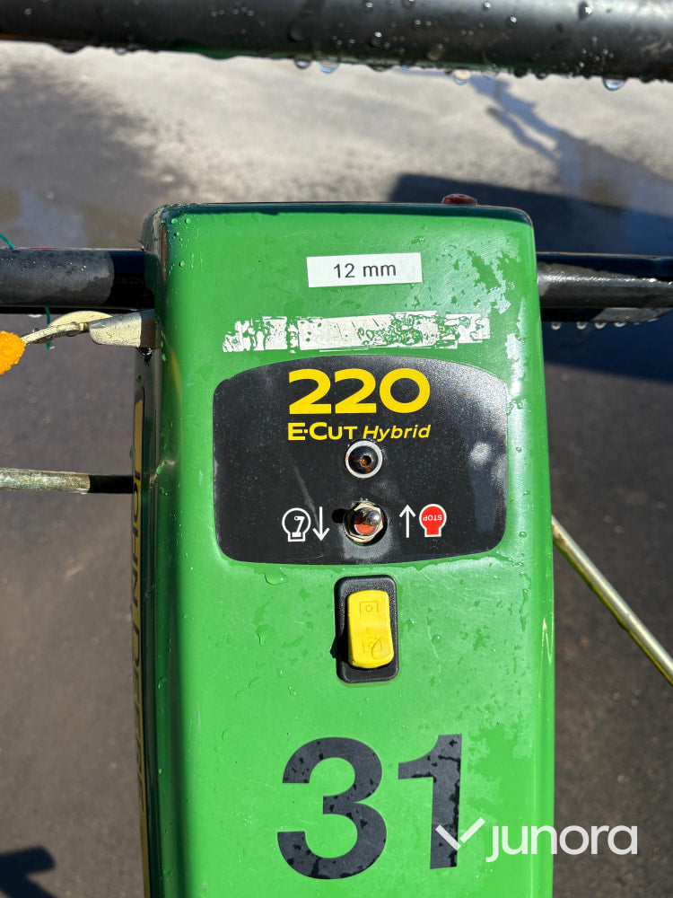 John Deere 220E-Cut Hybrid