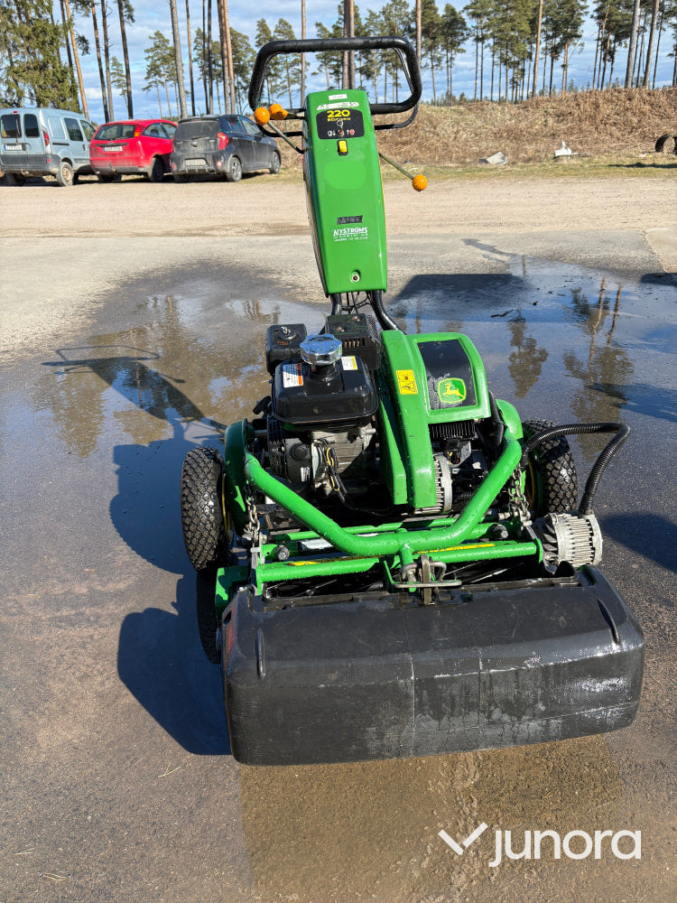 John Deere 220E-Cut Hybrid