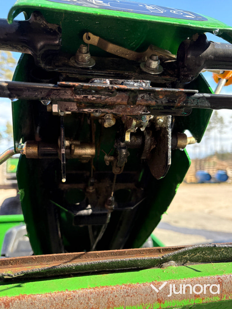 John Deere 220SL PrecisionCut