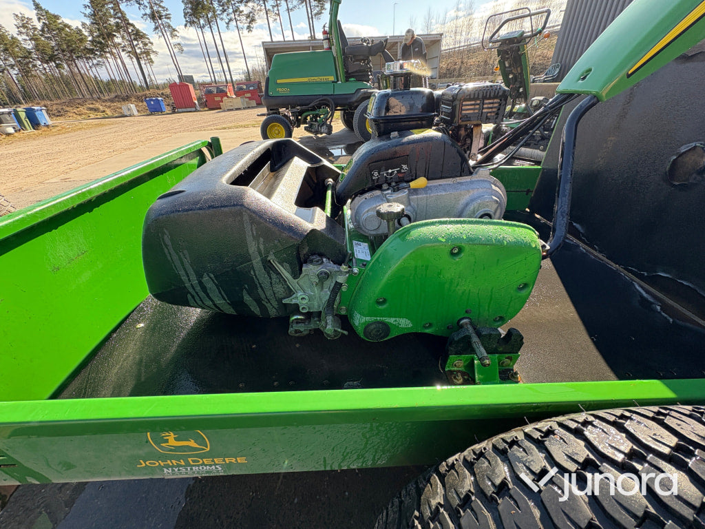John Deere 220SL PrecisionCut