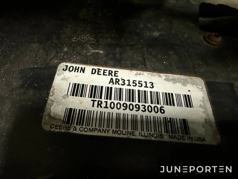 John Deere 3520 med redskap