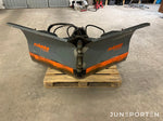 John Deere 3520 med redskap