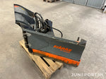 John Deere 3520 med redskap