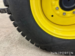 John Deere 3520 med redskap