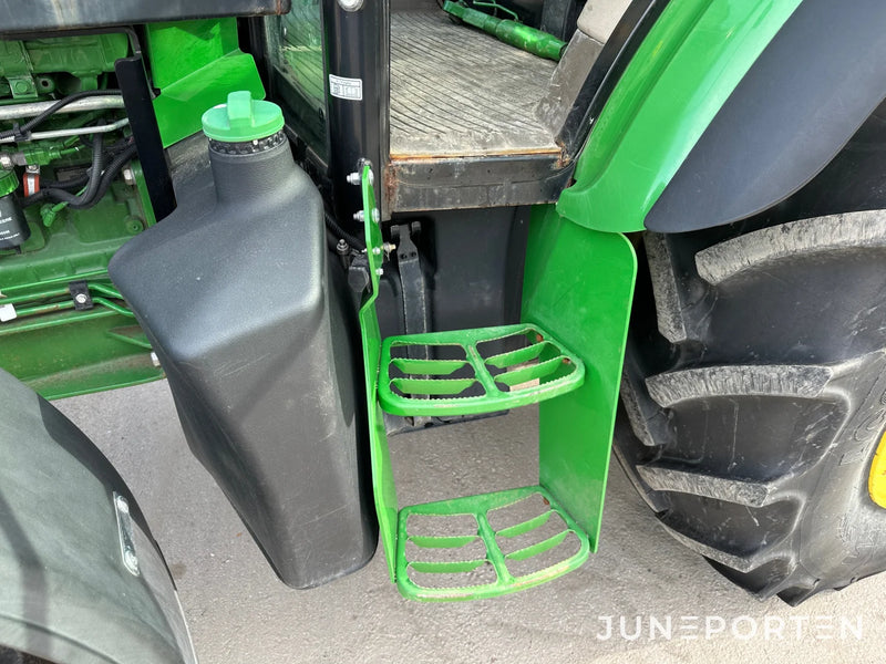 John Deere 5090M med frontlyft