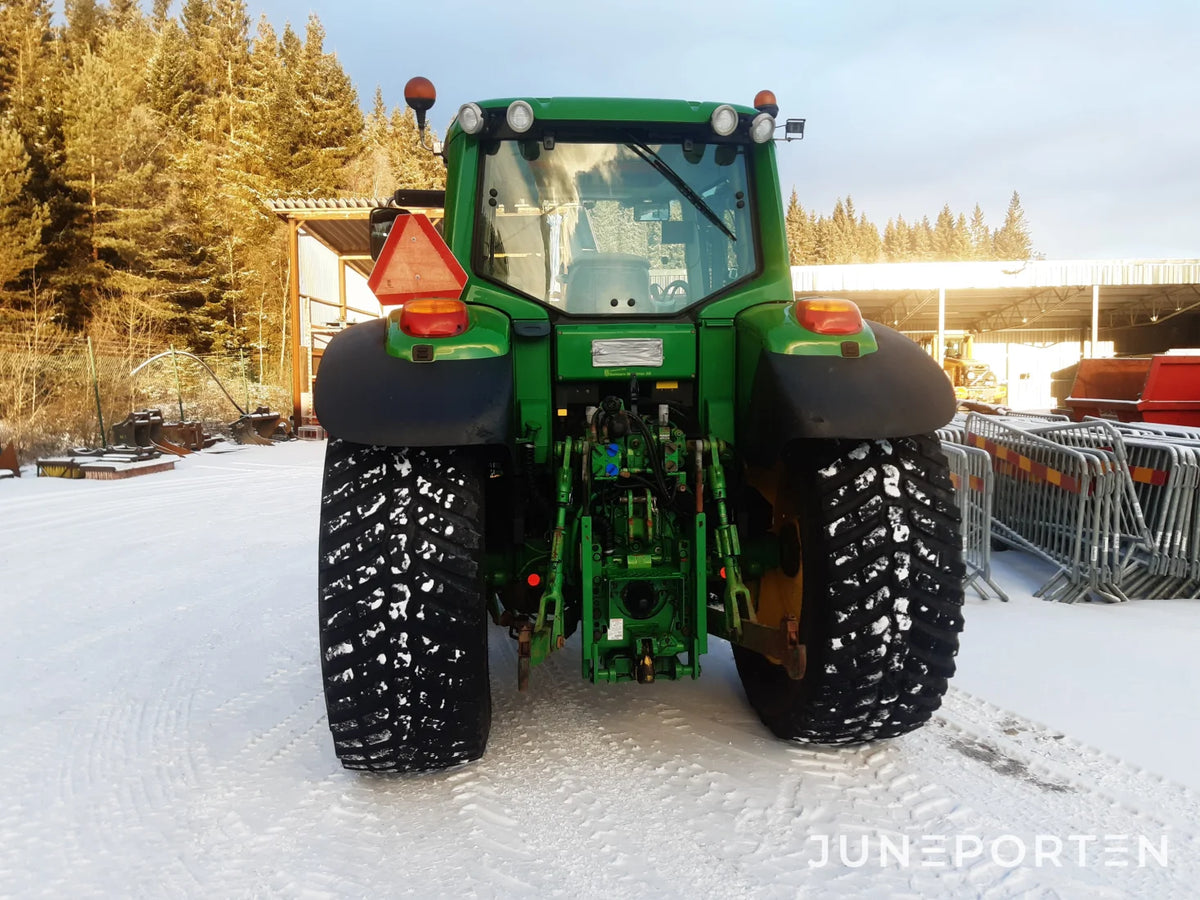John Deere 6330 med lastare