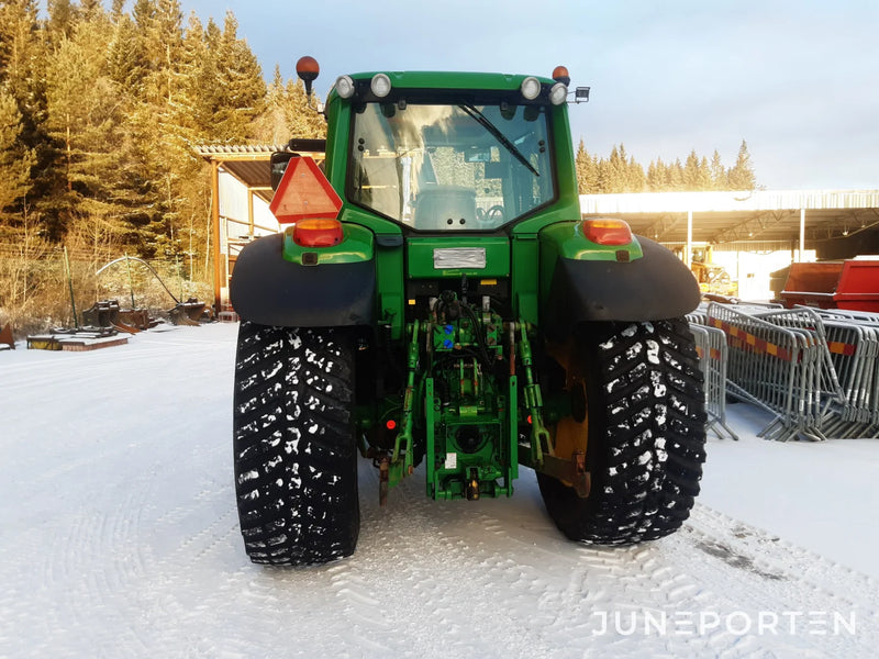John Deere 6330 med lastare