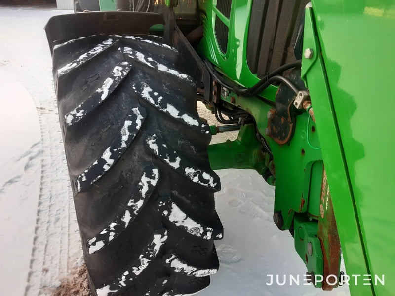 John Deere 6330 med lastare