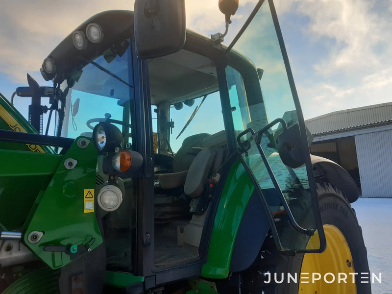 John Deere 6330 med lastare