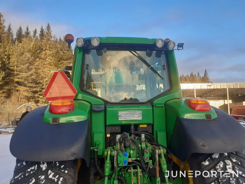 John Deere 6330 med lastare