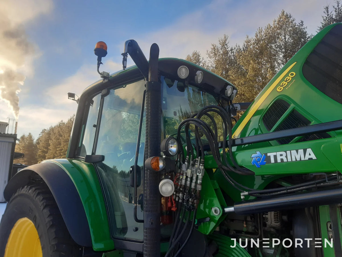 John Deere 6330 med lastare