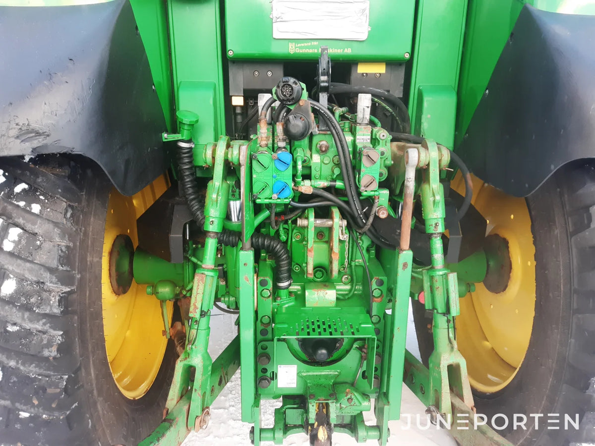 John Deere 6330 med lastare