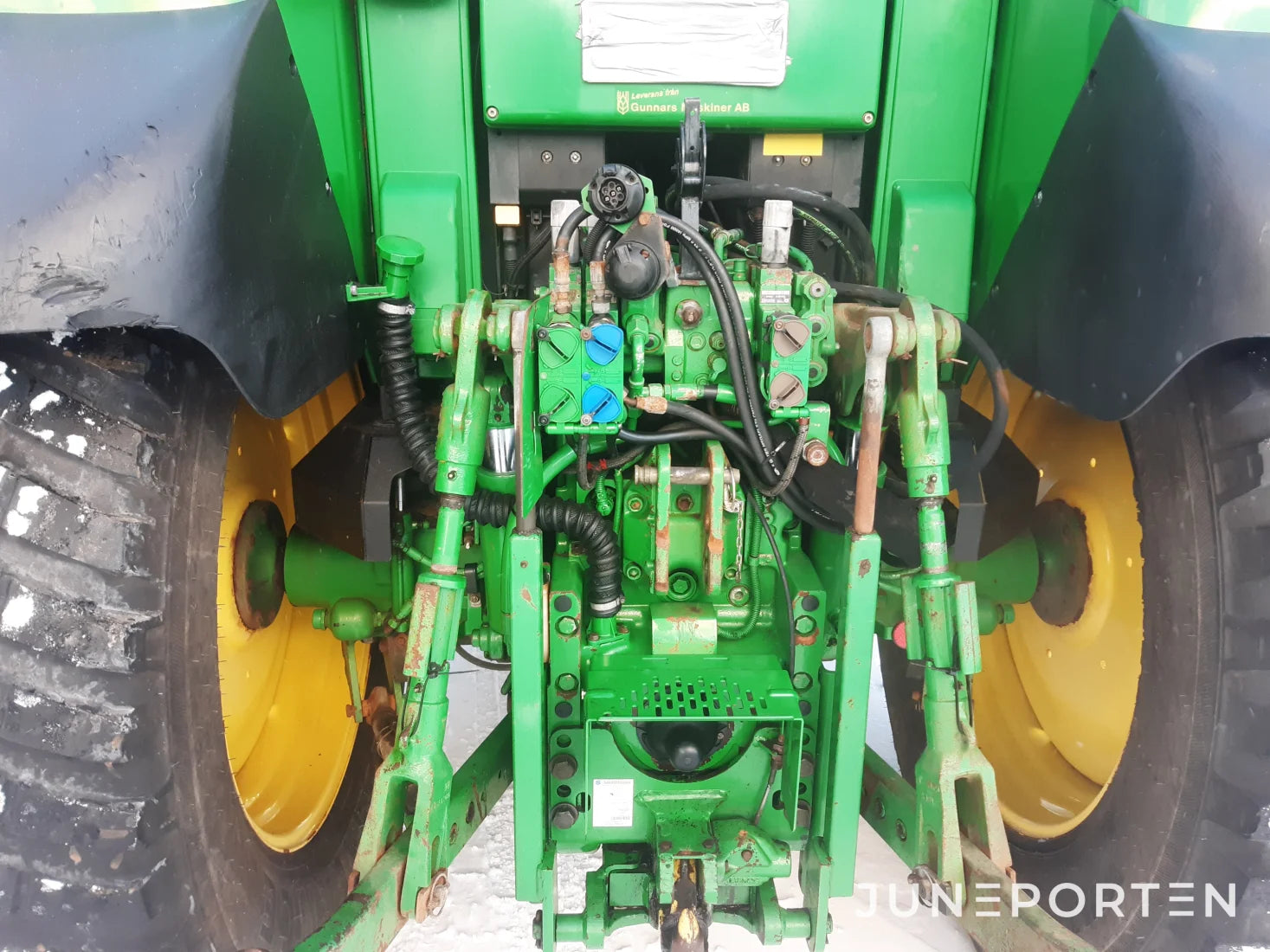 John Deere 6330 med lastare