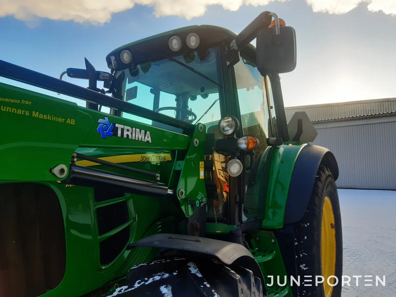 John Deere 6330 med lastare