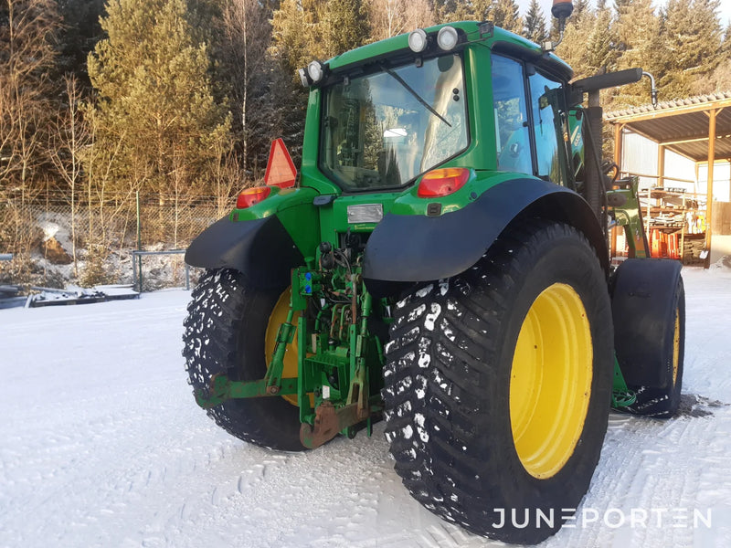 John Deere 6330 med lastare