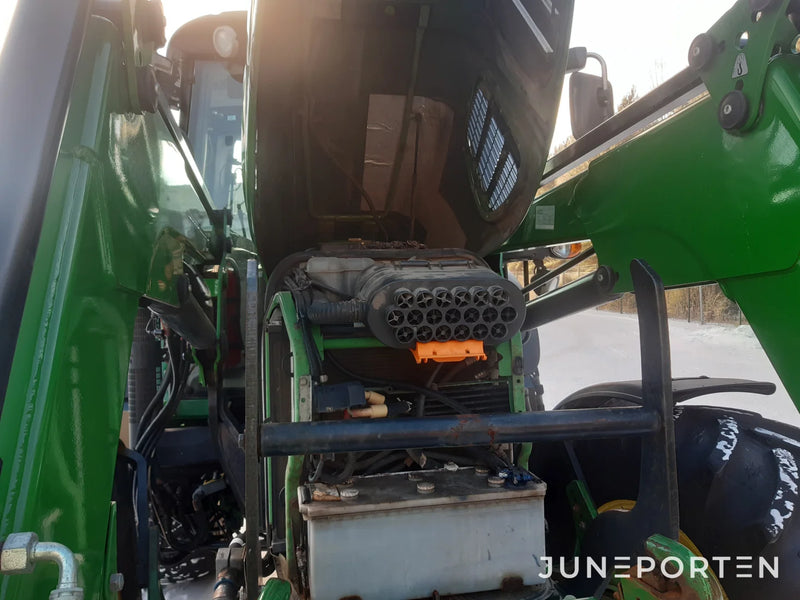 John Deere 6330 med lastare