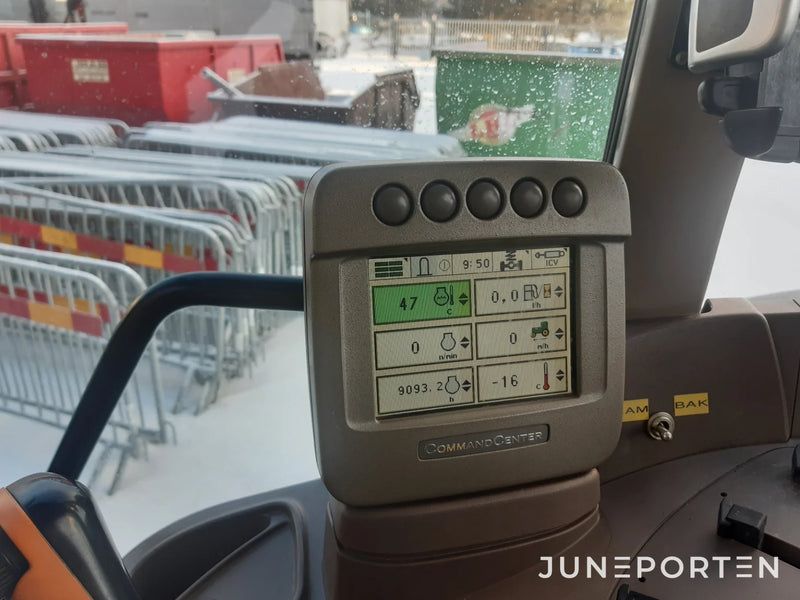 John Deere 6330 med lastare
