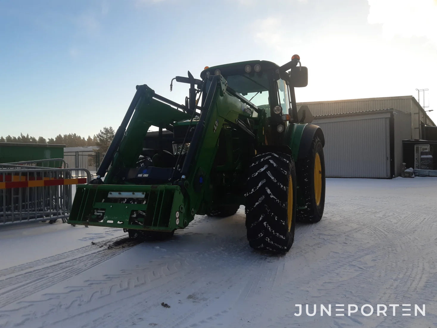 John Deere 6330 med lastare