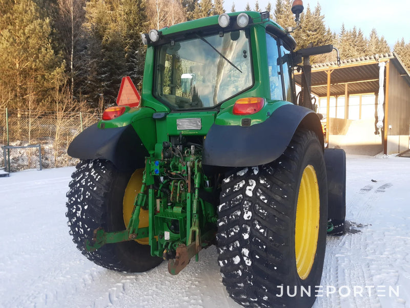 John Deere 6330 med lastare