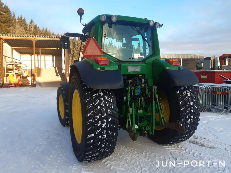 John Deere 6330 med lastare