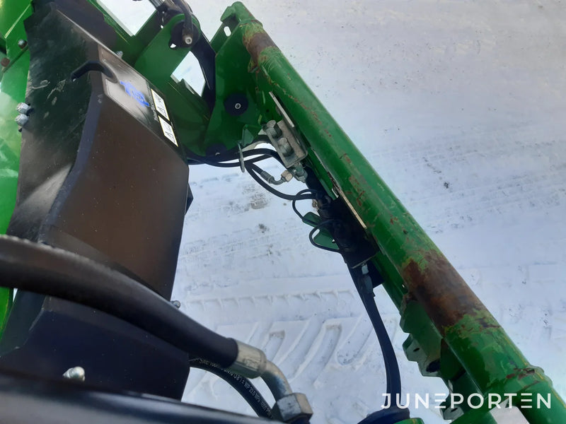 John Deere 6330 med lastare