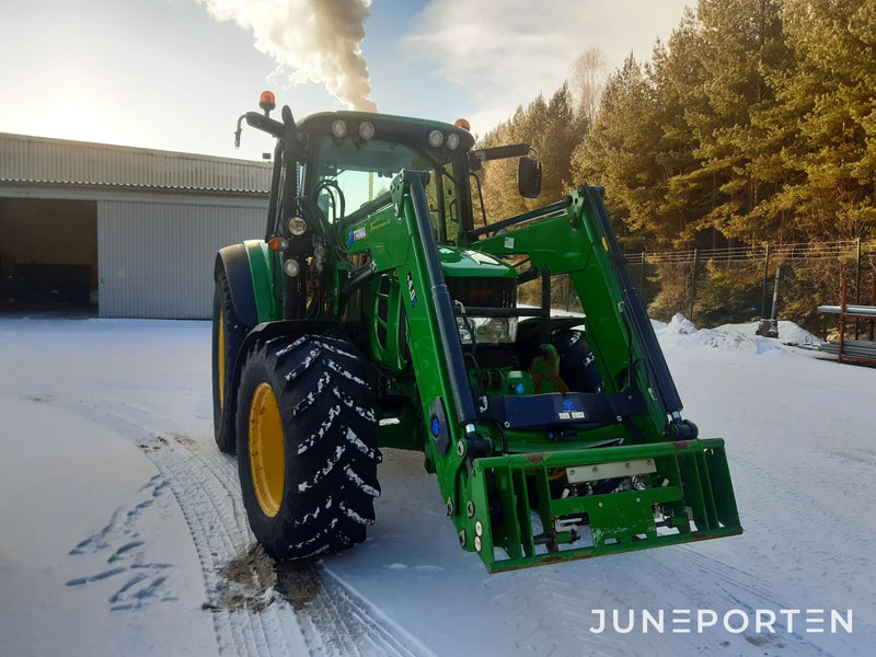 John Deere 6330 med lastare