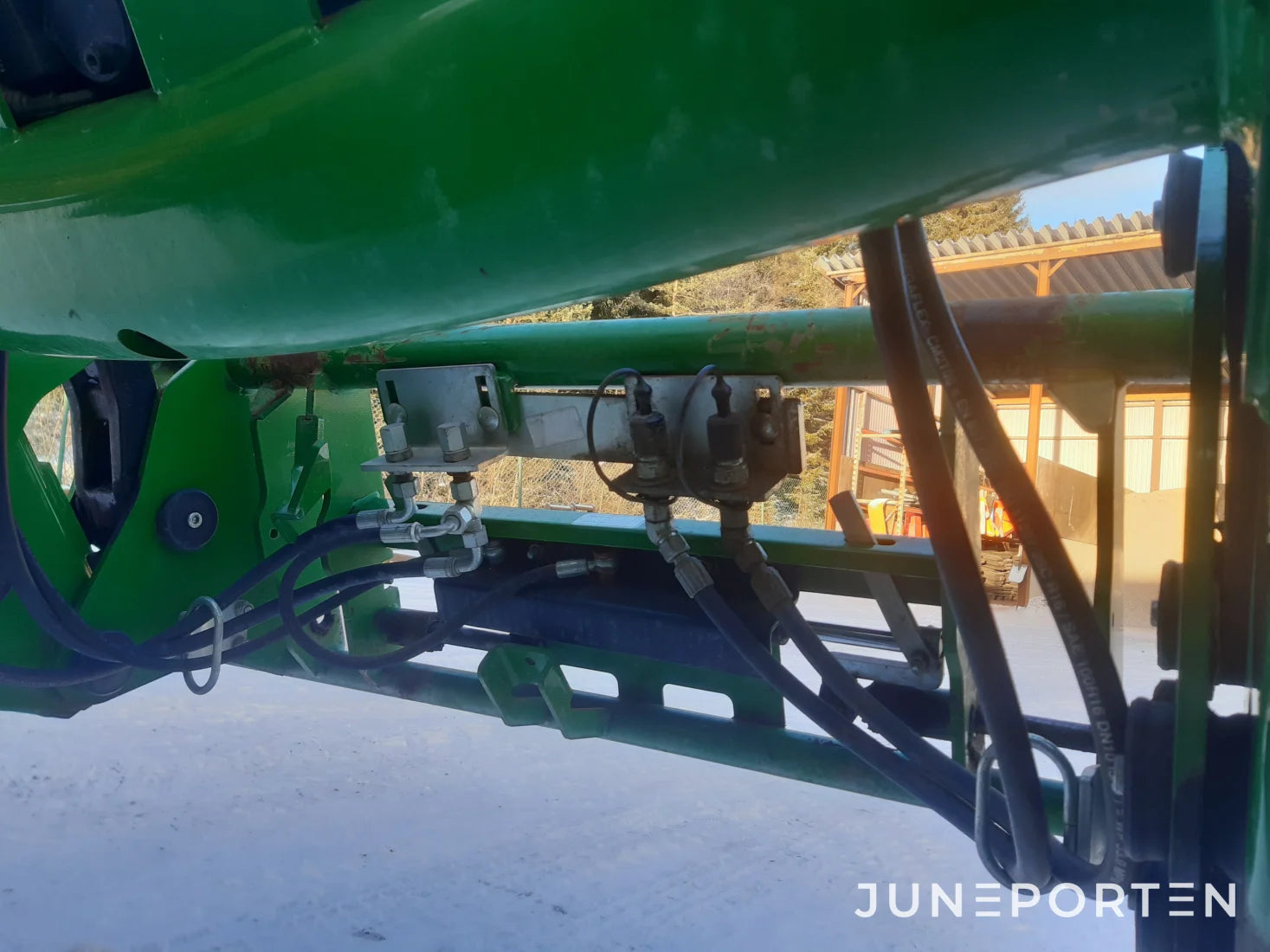 John Deere 6330 med lastare