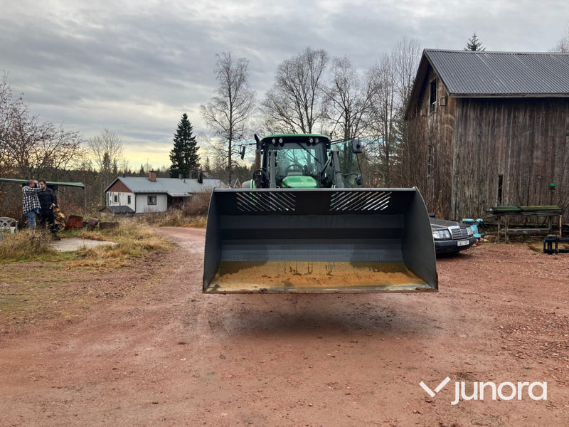 John Deere 6620 med lastare och frontlyft