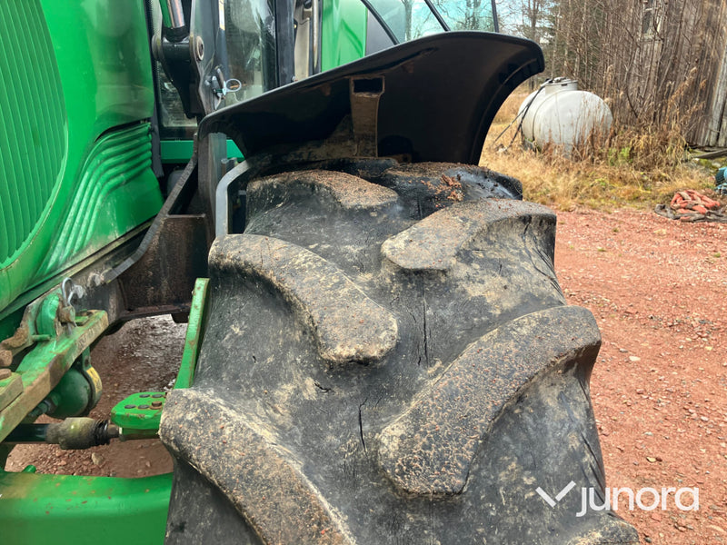 John Deere 6620 med lastare och frontlyft