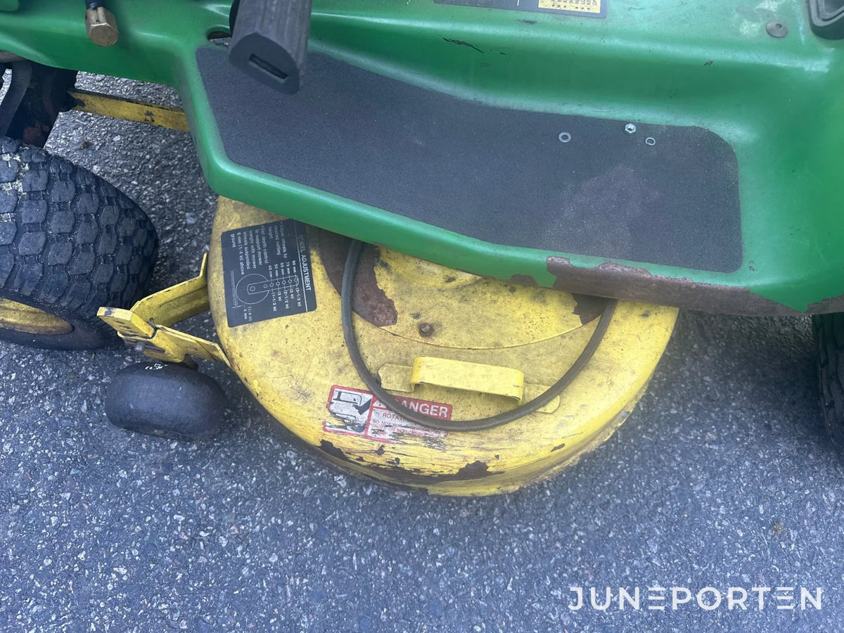 Åkgräsklippare John Deere STX 38