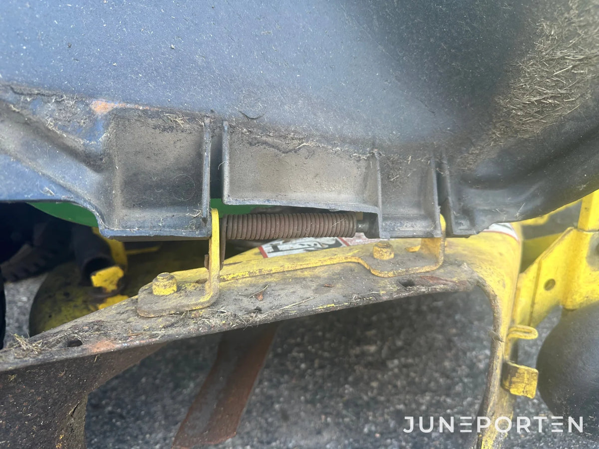 Åkgräsklippare John Deere STX 38