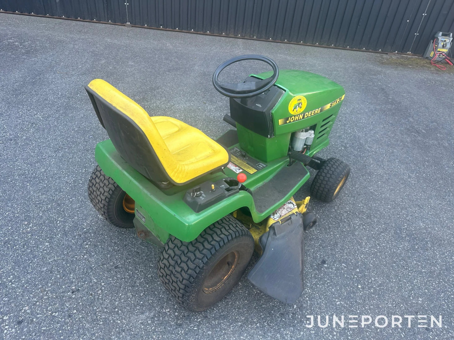 Åkgräsklippare John Deere STX 38