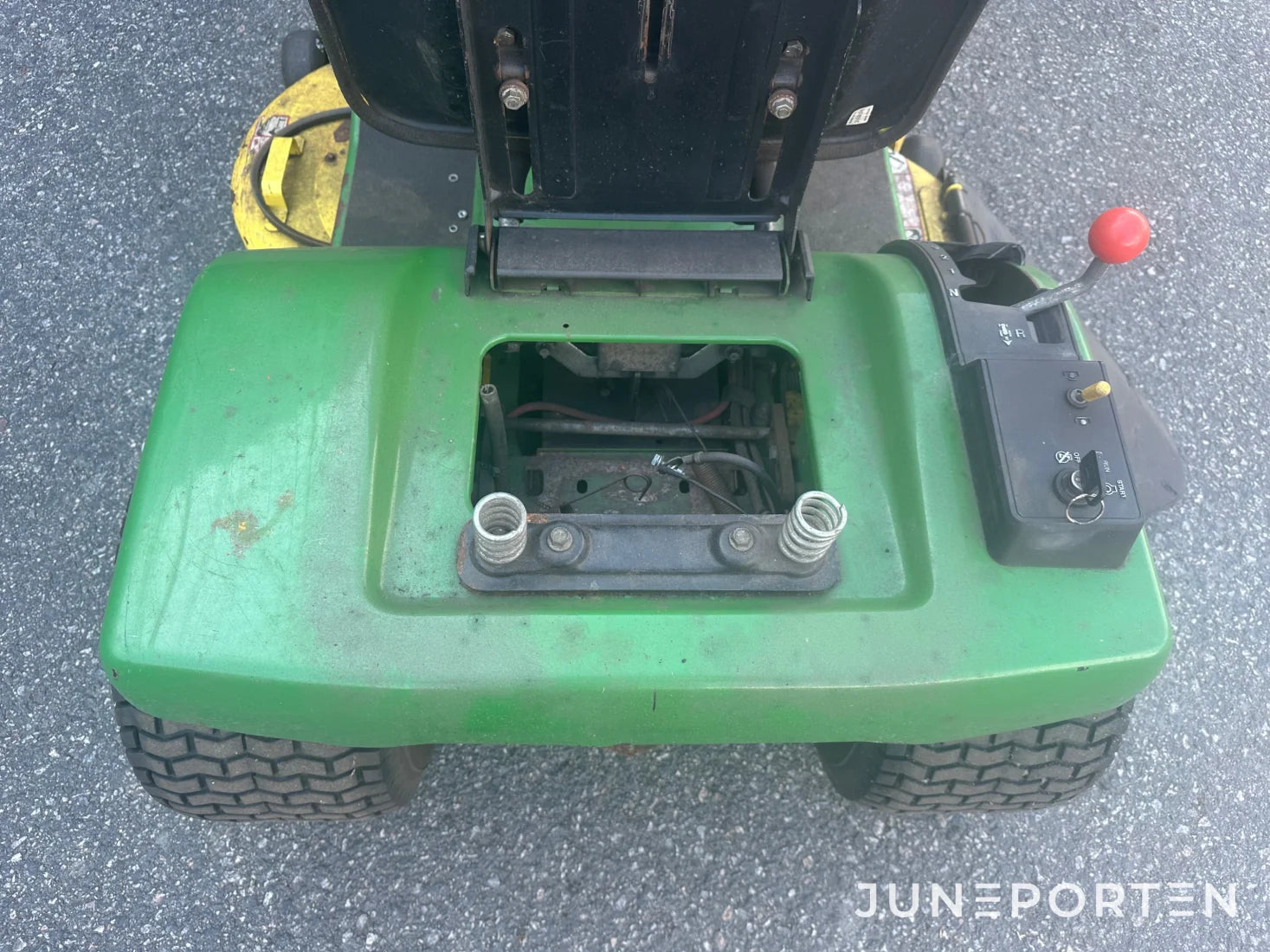 Åkgräsklippare John Deere STX 38